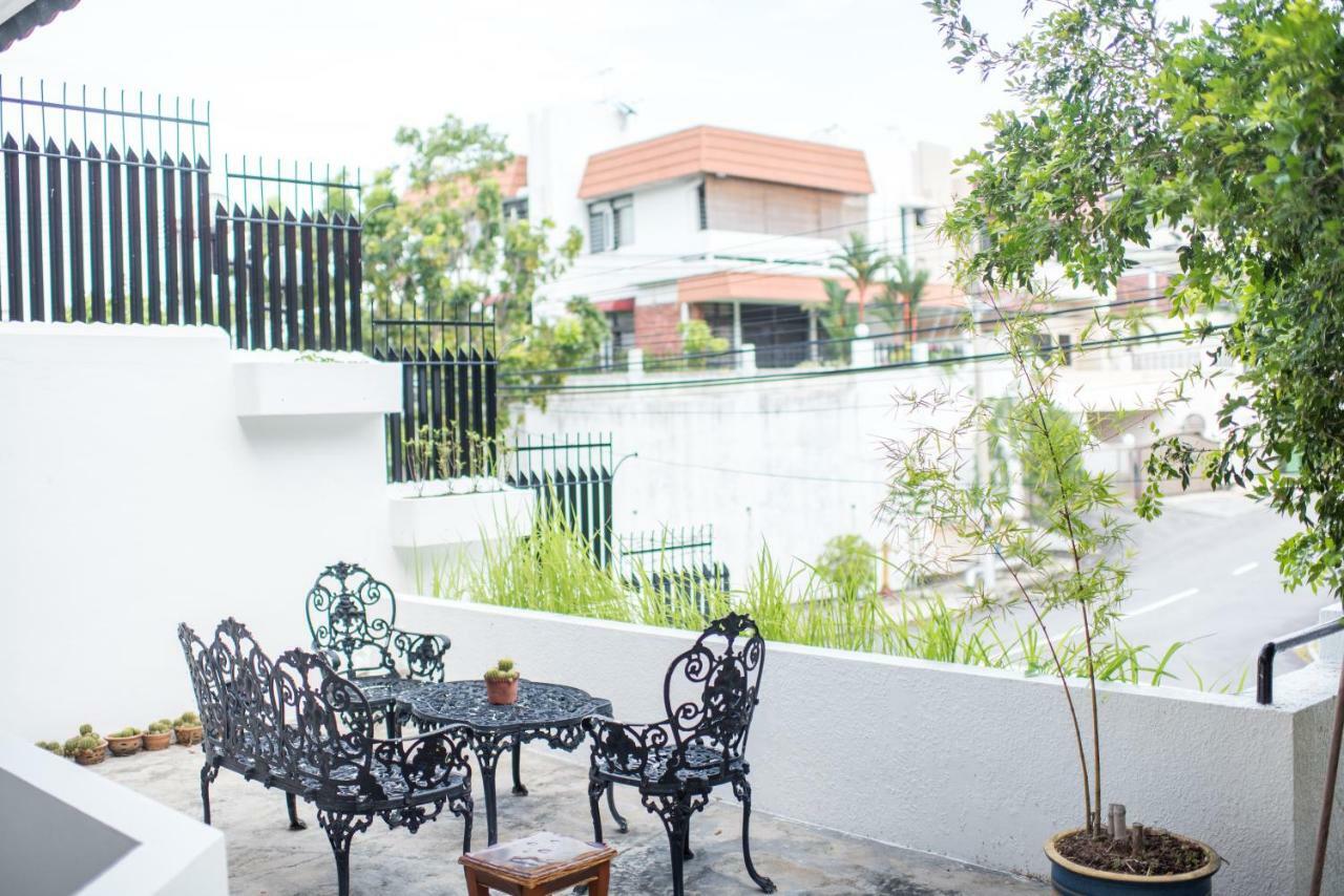 Green Lane By Plush Villa George Town Exterior photo